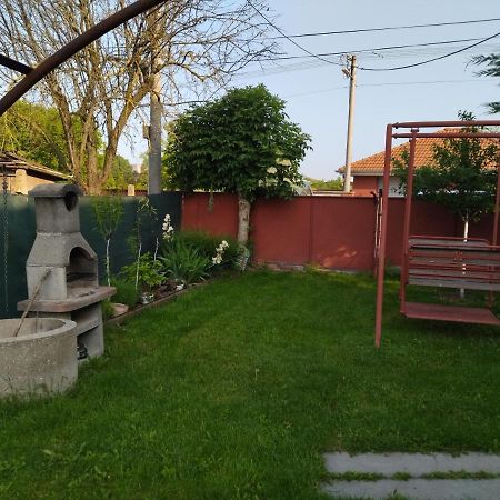 Ubytovanie Tibor Skarba Dunajska Streda Bagian luar foto