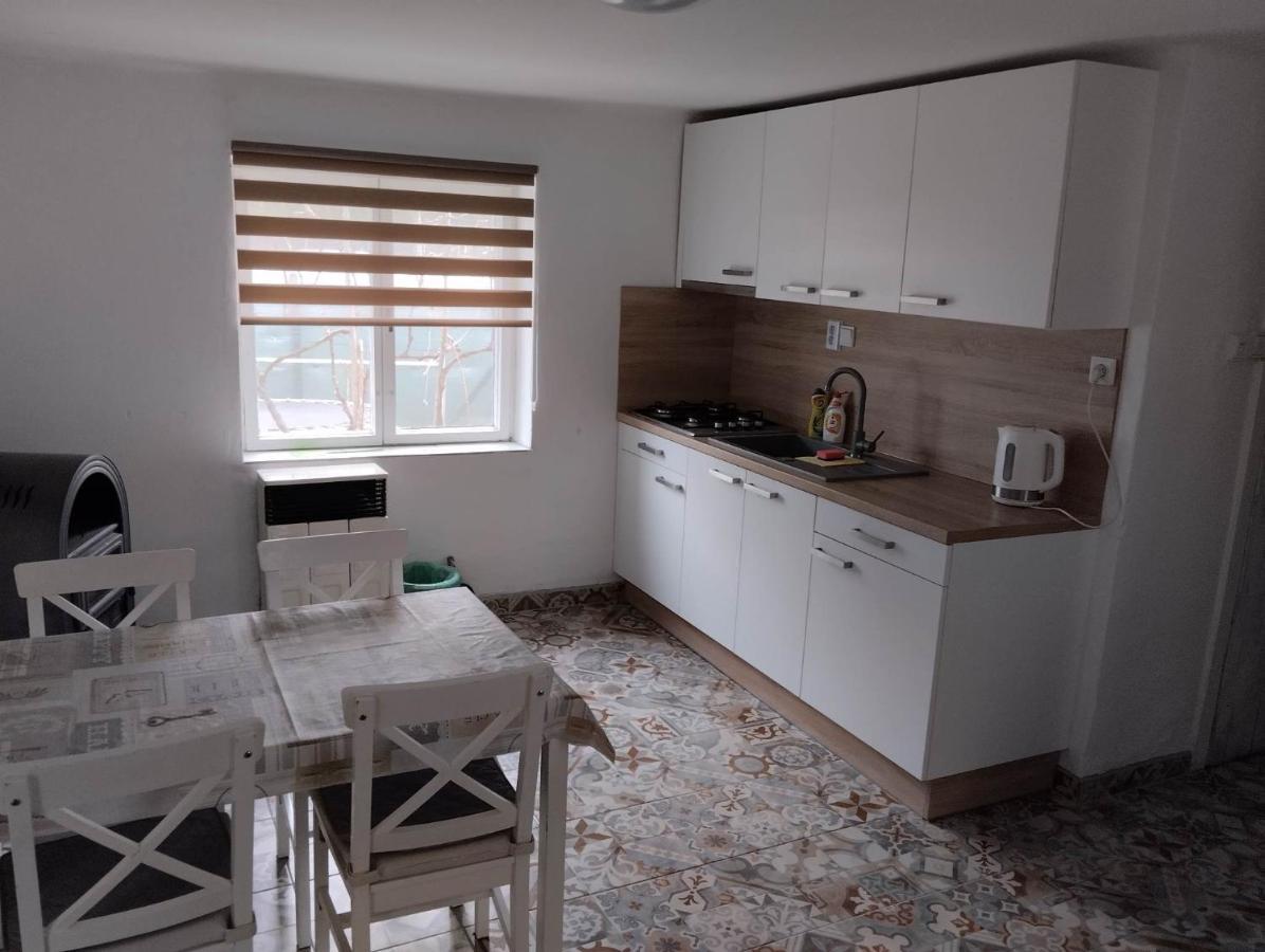 Ubytovanie Tibor Skarba Dunajska Streda Bagian luar foto