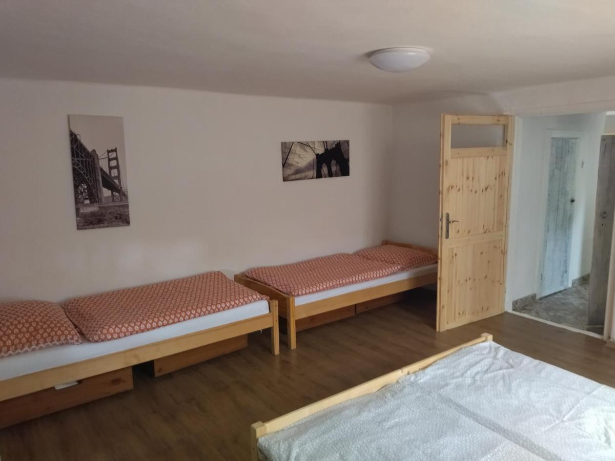 Ubytovanie Tibor Skarba Dunajska Streda Bagian luar foto